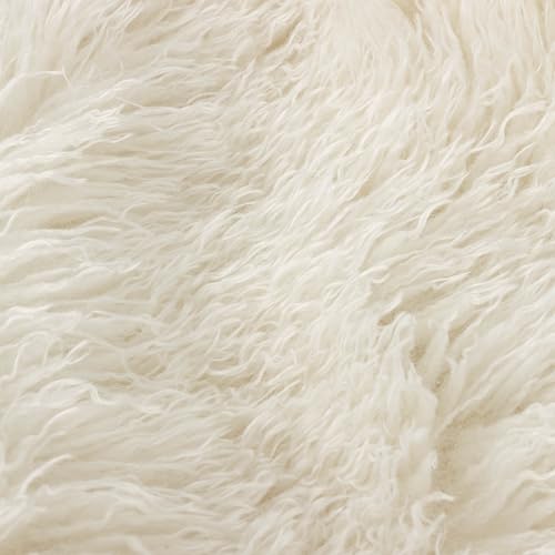 Coussin Rowan en fausse fourrure douce style Mongol et velours chic