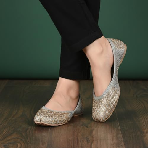 Image of Women's Embroidered Rajasthani Mojari Jutti | Ethnic Punjabi Juttis for Women & Girls | Flat Slip-On Footwear for Wedding, Festive & Casual Wear