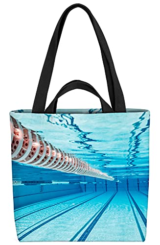 Dimensioni: 33cm x 33cm x 14cm, tracolla: 65cm e maniglia per il trasporto: 26cm, volume: circa 15 litri