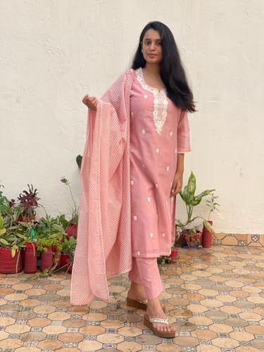 Image of GoSriKi Women Cotton Blend Kurta Pant With Dupatta