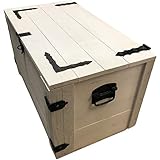 Wir sind Hersteller. Die robuste Holztruhe führt nur wenig Pflege und die schönen Holzmaserungen finden ihr einen rustikalen Charme. Die Aufbewahrungsbox Berechtigung über robuste, schwarze Metallverzierungen, die zu ihrer Robustheit und ihren Retro-Stil gehört.