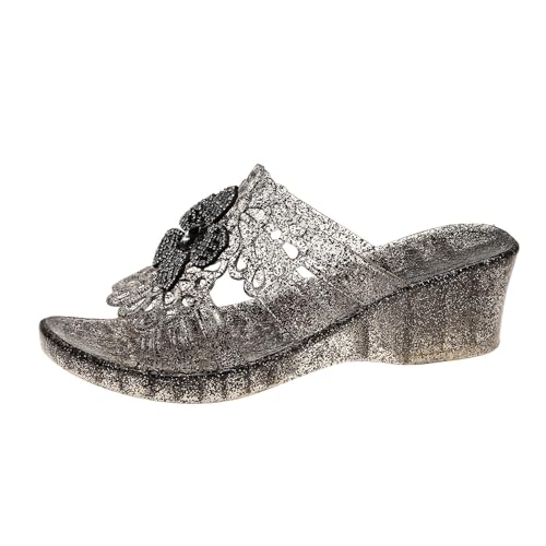 Mules à talons clairs pour vos journées de plage et sorties d'été