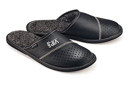 ESTRO Pantoufles Homme Hiver Chaud - Pantoufles Homme Cuir Chaussons Mules Homme Cuir Chausson Homme Hiver MZ01 (Noir, 42 EU) Cover