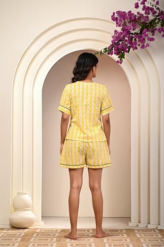 Image of Women Pure Cotton Printed Top & Shorts Set, Nightwear, Nightsuit Set, Sleepwear, Loungewear (Combo of Top and Shorts)