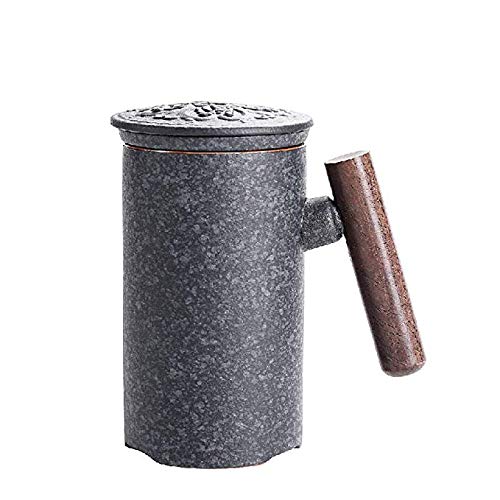 Tasse à thé en céramique grossière et bois style artisanal épuré