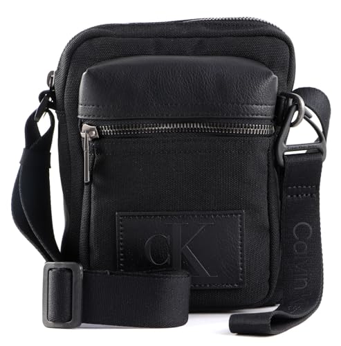 Bandolera CKJ Tagged Reporter18 de Calvin Klein con correa ajustable y cierre seguro