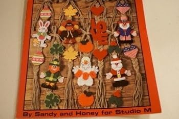 Paperback Holiday Accents in Plastic Canvas Leaflet 1564 Book