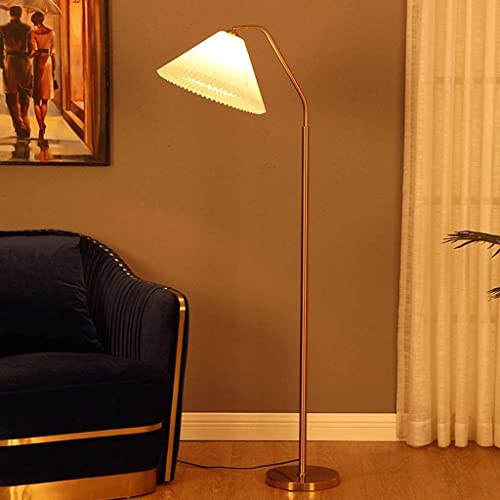 Lámpara de pie ajustable de hierro para iluminar rincones oscuros del salón 7