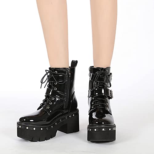Chaussures vintage confort en cuir verni noir avec finitions rivets et boucles