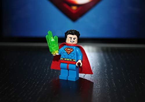 DC Super Heroes Minifigure - Superman (with Kryptonite and Display Stand) 76096 - Lego - Immagine 2