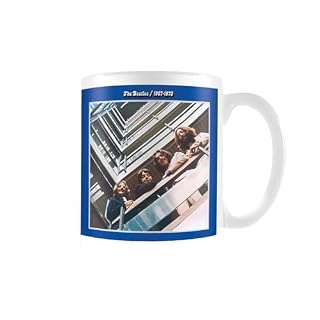 Pyramid International The Beatles (RED and Blue) Mug & Sock Set – Fun Beatles Design, Includes Matching Cozy Socks, Durable and Microwave Safe, 11oz/312ml Mug, Awesome Choice for Music Fans - Les Beatles, Paul McCartney, John Lennon, RIngo Starr, George Harrison Pyramid International The Beatles (RED and Blue) Mug & Sock Set – Fun Beatles Design, Includes Matching Cozy Socks, Durable and Microwave Safe, 11oz/312ml Mug, Awesome Choice for Music Fans – Image 2