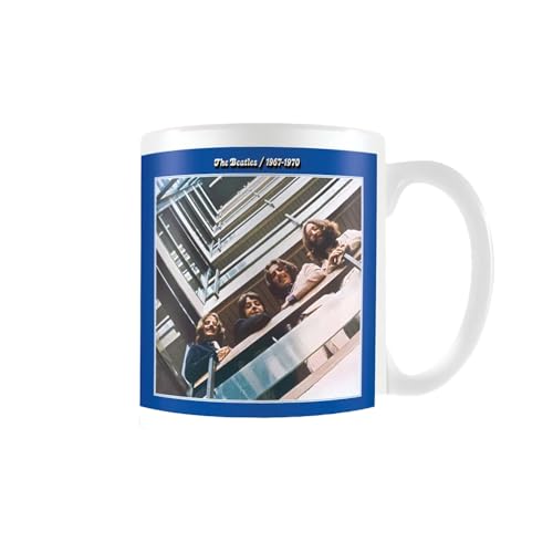 Pyramid International The Beatles (RED and Blue) Mug & Sock Set – Fun Beatles Design, Includes Matching Cozy Socks, Durable and Microwave Safe, 11oz/312ml Mug, Awesome Choice for Music Fans - Les Beatles, Paul McCartney, John Lennon, RIngo Starr, George Harrison Pyramid International The Beatles (RED and Blue) Mug & Sock Set – Fun Beatles Design, Includes Matching Cozy Socks, Durable and Microwave Safe, 11oz/312ml Mug, Awesome Choice for Music Fans – Image 3