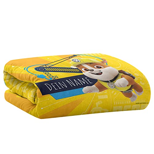 PICANOVA – PAW Patrol Rubble Decke mit Name 150x100cm – Personalisierte Kuscheldecke für Kinder – Premiumqualität Fleecedecke 510g/qm – Unschlagbar Weich Und Gemütlich Schmusedecke