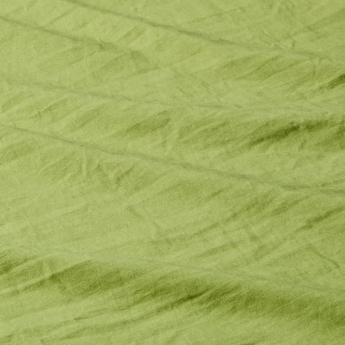 Image of Amazon Basics Soft Brushed Microfiber Comforter Set, Extra Soft with Natural Texture, 3-Piece, Queen /Full, Green, Machine Washable