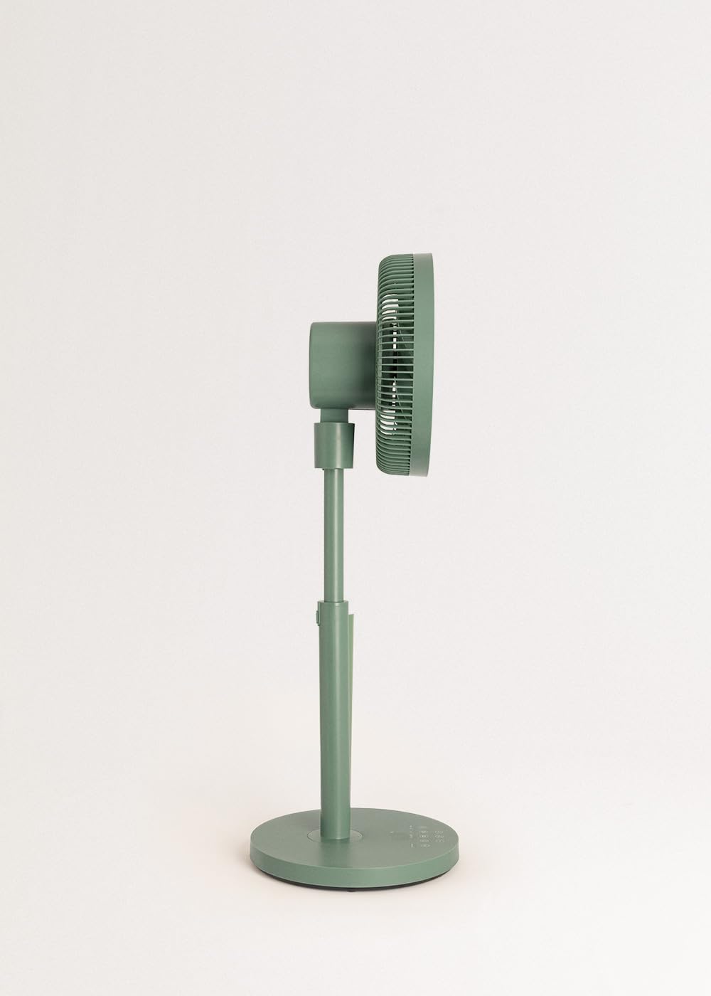 CREATE / AIR STAND 3D / Ventilador de pie con oscilación 3D ultrasilencioso verde sage/Cobertura de aire 3D, altura regulable, 12 velocidades, base antideslizante, 30W