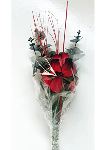 Roses en bois rouge foncé bouquet de fausses plantes et eucalyptus noir