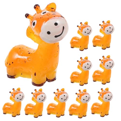 Figurines d'animaux miniatures pour égayer un jardin de mousse terne avec des statues de cerf