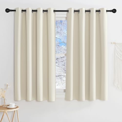 KGORGE Verdunklungsvorhänge Kurz Vorhang Blickdicht mit Ösen | Hellbeige, 2er Set, 145 x 140 cm(HxB), Thermovorhang Kälteschutz, Verdunkelung, Sonnenschutz, für Schafzimmer/Küche