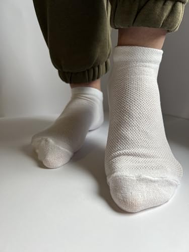 Image of Women's organic linen short-cut socks with a white mesh structure, packed in sets of three, size S. (Small)