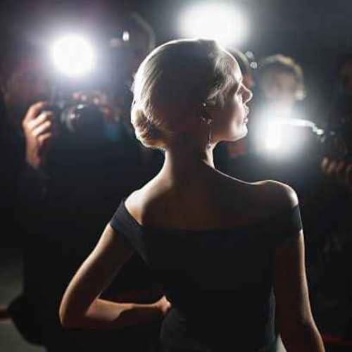 『Red Carpet Realities: Uncovering the Truth Behind Hollywood’s Fashion Obsession』のカバーアート
