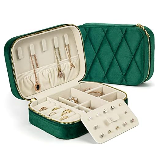 KAMIER Kleine Schmuckkästchen für Damen, Reise Schmuckbox Samt Schmuckschatulle für Ohrringe, Ringe, Halsketten, niedliche Schmucketui Reise für Frauen, Männer, Mädchen, Grün