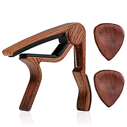 Capodastre avec finition bois avec 2 médiators sans bourdonnement facile à utiliser pour guitare acoustique et électrique, ukulélé, mandoline et banjo - Les Beatles, Paul McCartney, John Lennon, RIngo Starr, George Harrison Capodastre avec finition bois avec 2 médiators sans bourdonnement facile à utiliser pour guitare acoustique et électrique, ukulélé, mandoline et banjo