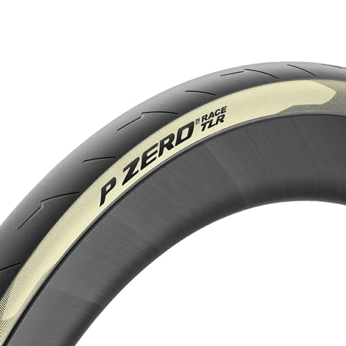 Het ontstond uit de grote motorsportervaring van Pirelli en de samenwerking met de werkteams van de World Tour en presenteert een ééncomponentenformule op basis van drie verschillende polymeren, waarvan elk tegenovergestelde prestaties biedt in een perfecte mix van grip, snelheid en betrouwbaarheid.