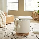 【STYLE SCANDINAVE INTEMPOREL】 Le pouf coffre JULIETTE s’inspire du design nordique avec ses lignes épurées et sa base en bois apparente. Sa teinte blanche et son revêtement en tissu bouclette apportent une touche cosy et élégante à votre intérieur, qu’il s’agisse d’un salon lumineux, d’une chambre cocooning ou d’un bureau raffiné.