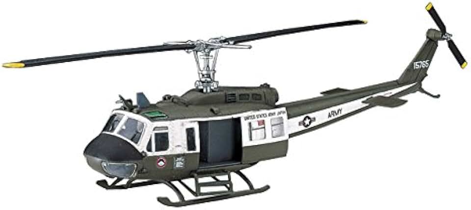 Bell uh-1b huey. Uh 1 1 72. Сборная модель bell uh-1 iroquois. Uh1 модель italeri. Uh 1 1 72.