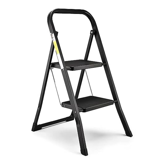 HBTower Opvouwbare Trap met 2 Treden – Huishoudtrap van Gelegeerd Staal, Antislip Treden, Ingeklapt Slechts 4,5 cm Dun, Draagvermogen 150 kg, Geen Montage Nodig – Voor Keuken, Garage en Kantoor