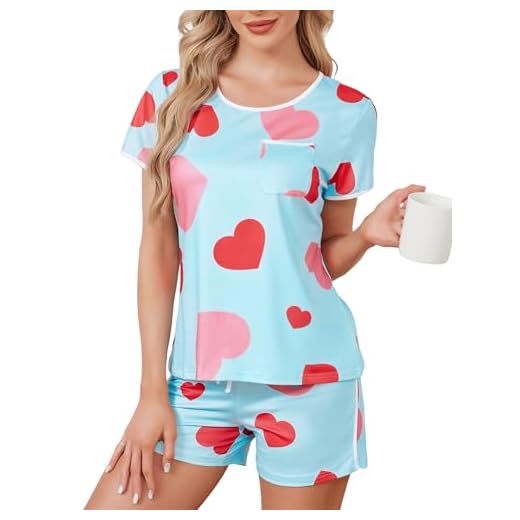 MAKABO Conjunto de pijama feminino de verão com 2 peças de manga curta e shorts macios, Padrão de coração em um fundo azul, G