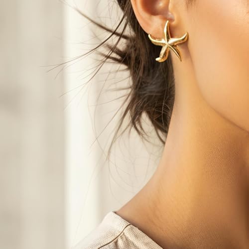 Image of Coastal Luck Jewelry Duo: Gold Plated Clover Bracelet & Starfish Studs - Anti-Tarnish Pinterest Aesthetic