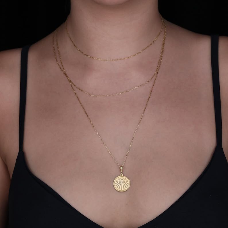 Collier croix en argent hypoallergénique pour éviter les irritations