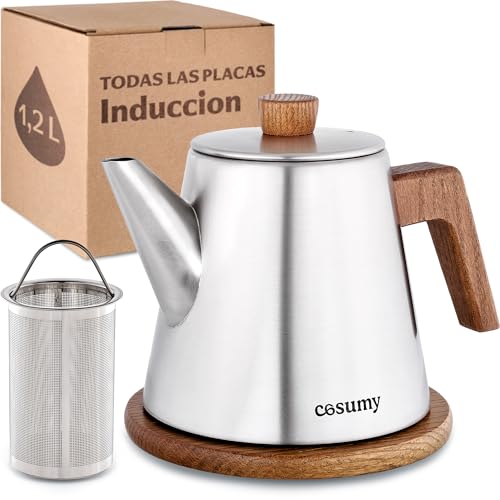 Cosumy Tetera con Filtro y Posavasos - 1,2 litros - Hervidor para inducción y todo tipo de cocinas - Acero Inoxidable y madera certificada FSC
