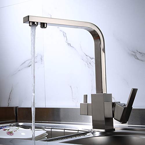 Robinet de cuisine de style Farmhouse pour un nettoyage efficace des grands plats de cuisson