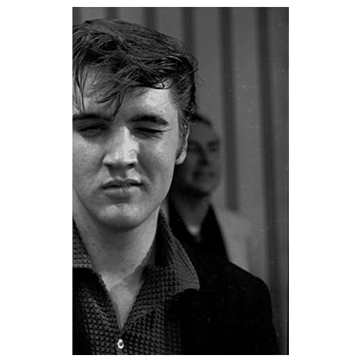 Elvis Presley winking Photo Print (8 x 10)