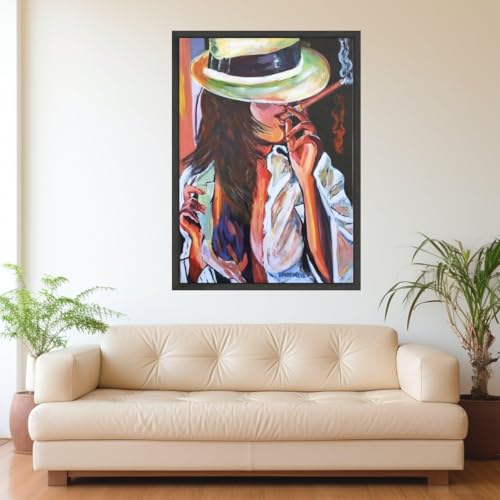 Toile femme au chapeau fedora : transformez un mur vide en portrait captivant