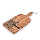 Améliorez votre décoration de cuisine avec des planches à découper en noyer respectueuses de l'environnement et durables, offrant une touche naturelle et élégante à votre espace culinaire tout en offrant une surface pratique et hygiénique pour la préparation des aliments.