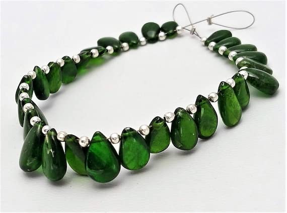 Diopside de chrome naturel pierre verte en perles poires lisses de 5x7 mm à 8x12 mm