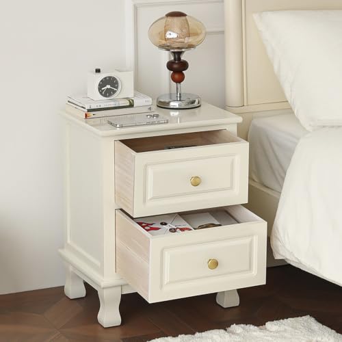 Table de chevet en bois compacte pour optimiser une petite chambre - 8
