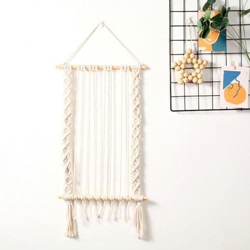 Décoration murale pour habiller un mur blanc vide avec du macramé