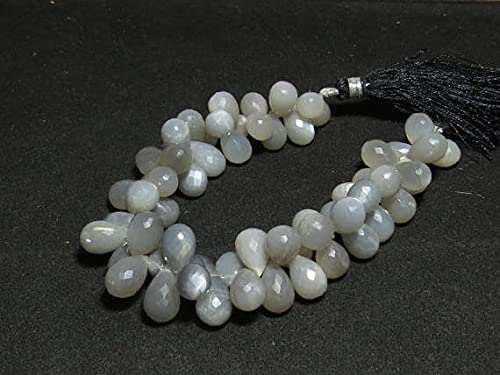 Pierre de lune grise naturelle pour créer des bijoux chargés d'histoire