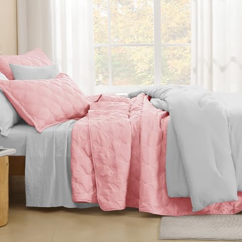 Image of Litanika King Size Quilt Bedding Set, Bright Pink Summer Lightweight Soft Comforter Bedspreads & Coverlets, Boho Farmhouse Bedding Cover Bed Decor All Season, 3 Pieces (1 Quilt, 2 Pillowcases)