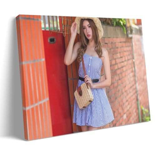 ZOZO HOUSE Decoración de póster asiática con chica posando en la puerta, 20 x 30 pulgadas (50 x 75 cm)