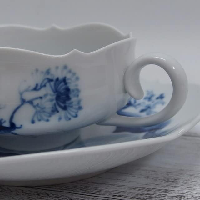 伊東陶山作 京薩摩 草花詰模様 紅茶器 カップ&ソーサー 二客 M522 DC1