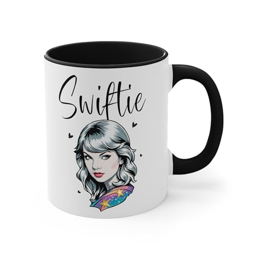 YouDesign Mug Célébrité – Tasse en Céramique - Portrait d'icône Pop Culture - Illustration Swift swifties - Idée cadeau fan (Noir)