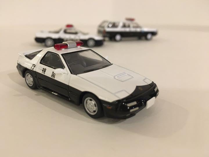 Amazon.co.jp: リミテッド ヴィンテージ ネオ ミニカー パトカー3台 
