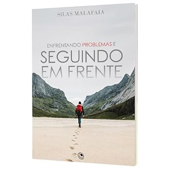 Paperback Enfrentando Problemas E Seguindo Em Frente [Portuguese_Brazilian] Book