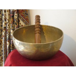 Spiritual Gifts Campana tibetana buddista battuta a mano, diametro 21,6 cm, peso 1392 g, prodotta in Nepal, bastone da gioco incluso
