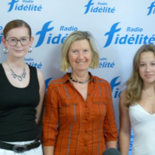 Page de couverture de Comprendre TikTok, l’application préférée des ados avec Louise et Anna, lycéenne à Nantes.